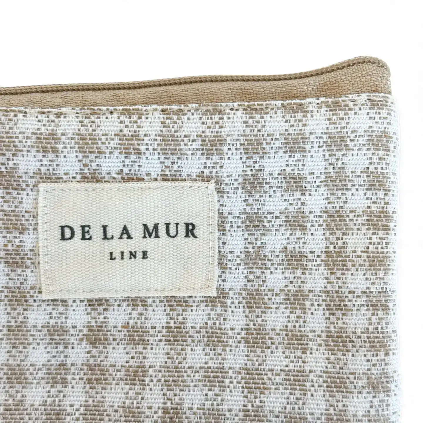 DE LA MUR Vison Coin Close up